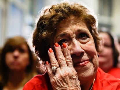 Mar&iacute;a Silva, de 85 a&ntilde;os, escucha a Rubio tras la derrota electoral
 