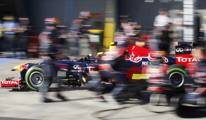 Mark Webber sale a pista.