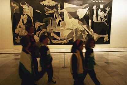 En 2006 se cumplen 25 años de la llegada del &#39;Guernica&#39; de Picasso a Madrid, que hoy se exhibe en el Museo Reina Sofía.