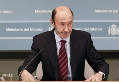 Pérez Rubalcaba, durante la rueda de prensa.