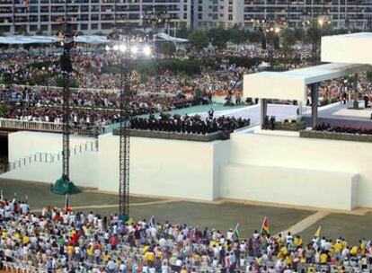 Plataforma con el altar que se contruyó para la misa del Papa en la Ciudad de las Artes.