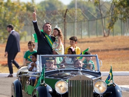 Presidente Jair Bolsonaro desfila em Brasília no 7 de Setembro.