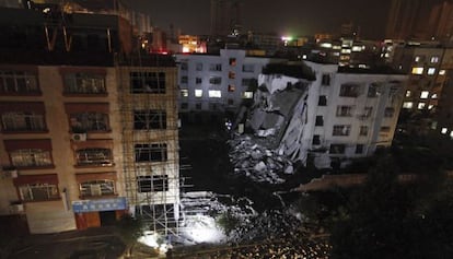 Vista de un edificio destrozado tras una explosión en Liuzhou (China), el 30 de septiembre de 2015.