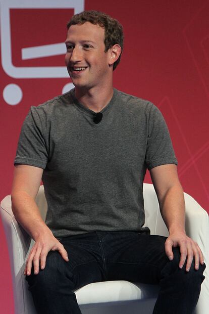 Mark Zuckerberg con su característico look de camiseta gris y pantalón vaquero negro. FOTO: Getty Images
