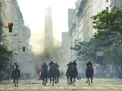 Protesto em Buenos Aires contra o ‘corralito’ financeiro argentino, em dezembro de 2001.