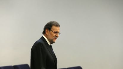 El president del Govern espanyol, Mariano Rajoy, en arribar a una compareixença al palau de la Moncloa.