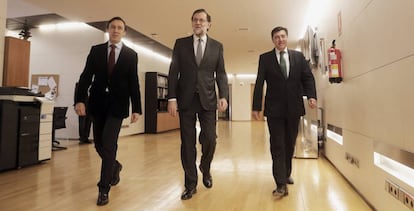 Mariano Rajoy antes de la reunión con el grupo parlamentario popular este miércoles.