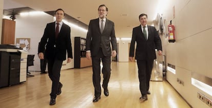 Mariano Rajoy antes de la reuni&oacute;n con el grupo parlamentario popular este mi&eacute;rcoles.