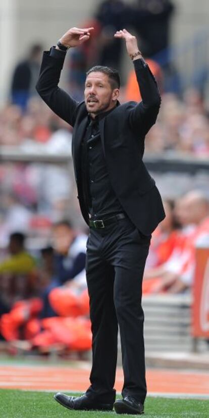 Simeone pede o apoio da torcida no Vicente Calderón.