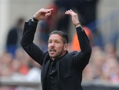 Simeone pede o apoio da torcida no Vicente Calderón.