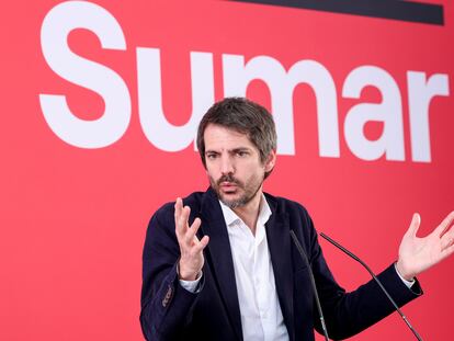 El portavoz de Sumar, Ernest Urtasun, durante una rueda de prensa este lunes en Madrid.