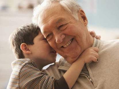 Un juez otorga a dos abuelos la custodia de su nieto y obliga a los padres a pagar una pensión de alimentos