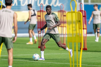 El centrocampista Thomas Partey durante el entrenamiento de este viernes.