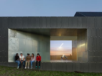 Edificio-ventana, edificio-pizarra
