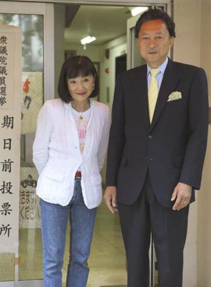 Yukio Hatoyama y Miyuki.