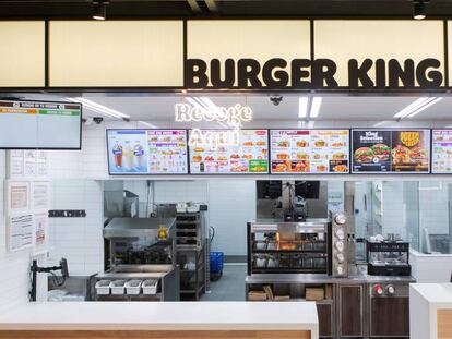 Interior de un resturante ee Burger King en España. 