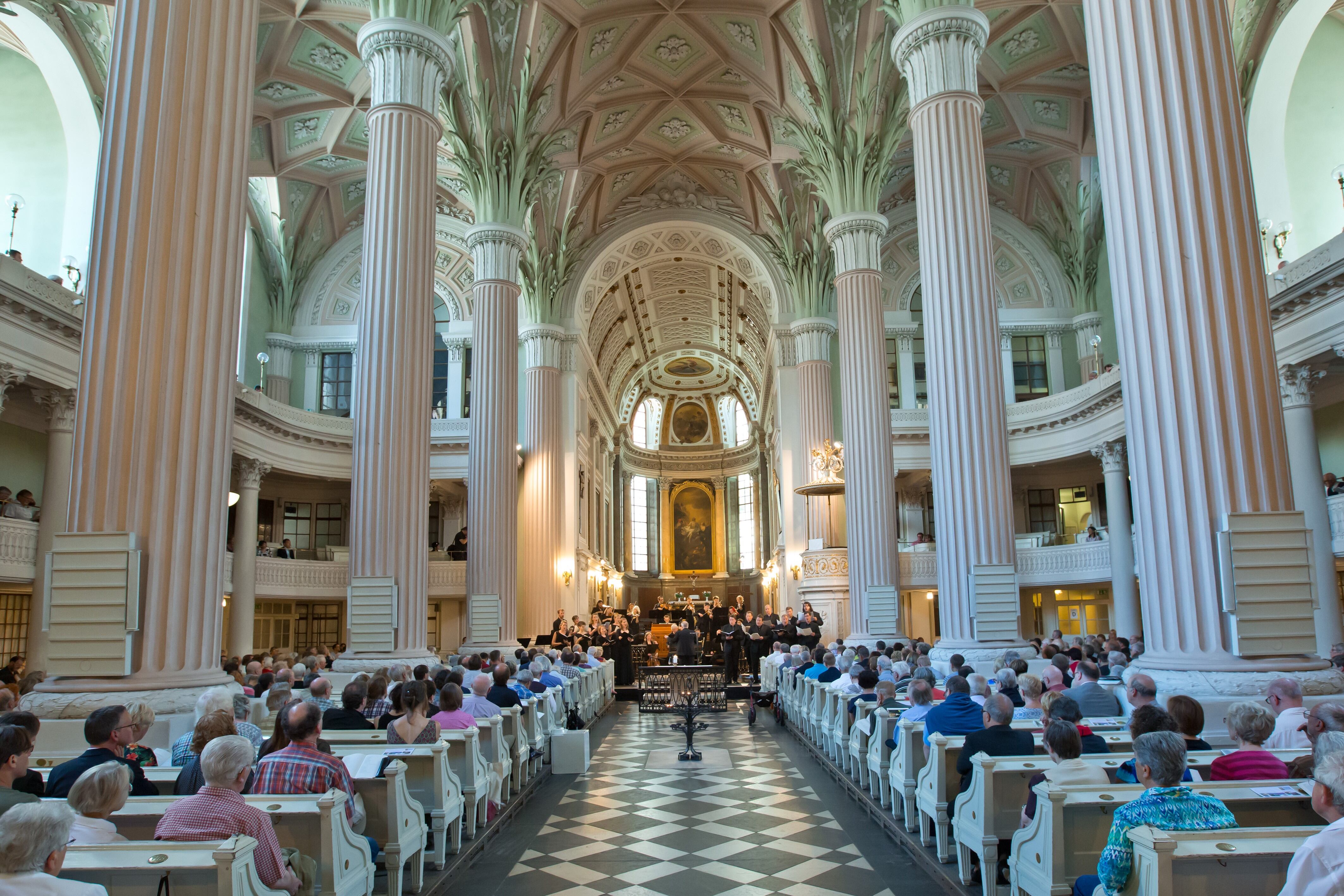 La iglesia de San Nicolás, muy asociada con la música de Bach, y otro escenario habitual de los conciertos del festival lipsiense.