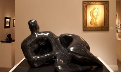 Escultura de Henry Moore 'Reclining figure: Curved', valorada en 35 millones de dólares. Es la pieza más cara de las cerca de 30.000 que muestra la TEFAF