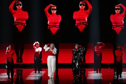 El duó Teya & Salena, representantes de Austria, durante su actuación en la segunda semifinal de Eurovisión.