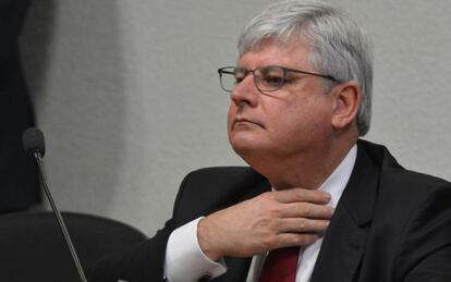 Janot apresenta relatório no Senado, em outubro.