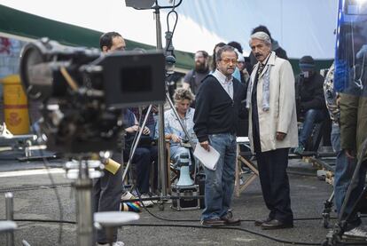 Fernando Colomo e Imanol Arias, durante el rodaje de 'Cuéntame'.