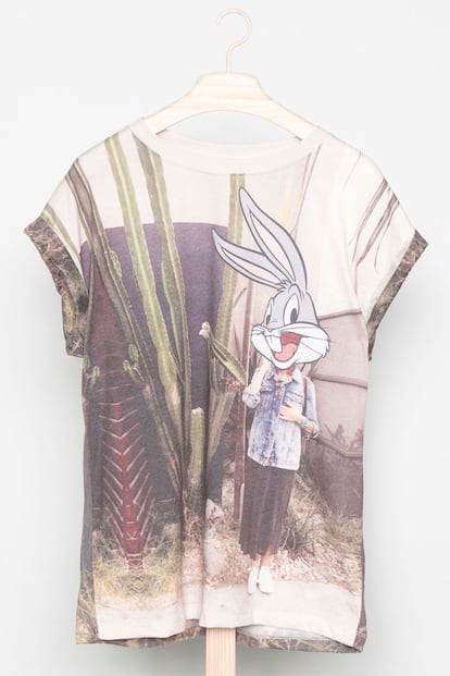 Camiseta de Bugs Bunny de Pull and Bear (12,99 euros).