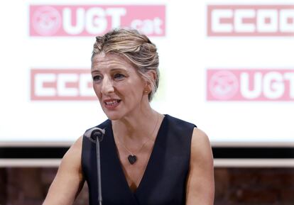 Yolanda Díaz, durante una rueda de prensa el pasado jueves tras reunirse con los sindicatos CC OO y UGT en Barcelona.