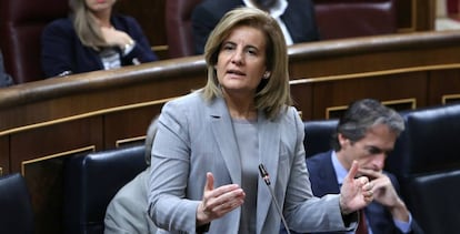 La exministra de Empleo Fatima Bañez, durante una intervención en el Congreso de los Diputados.