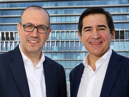 Onur Genç, consejero delegado de BBVA, junto a Carlos Torres, presidente