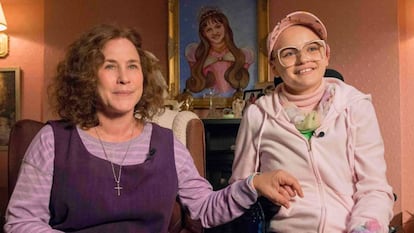 Patricia Arquette y Joey King, en 'The Act'.