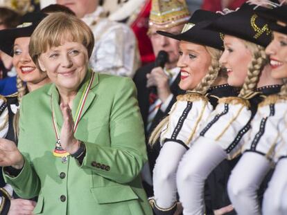 La canciller Angela Merkel, en una recepción a los clubs de carnavales alemanes celebrada el 28 de enero en Berlín. 
