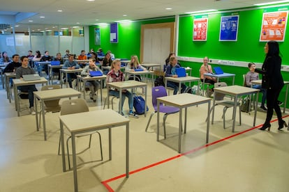 Estudiantes en un centro de secundaria de Ubbergen (Países Bajos).