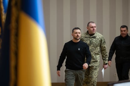 This handout picture released by Ukrainian Presidential press-service on March 24, 2023 in Kyiv shows Ukrainian President Volodymyr Zelensky and the head of Ukraine'ss security service Vasyl Malyuk.