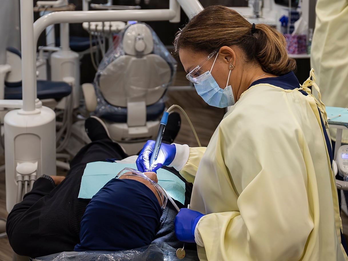 La red de clínicas dentales Vivanta entra en concurso de acreedores cuatro años después del rescate de la Sepi