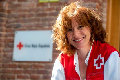 La coordinadora regional de Cruz Roja en Madrid, Nieves Morales, en la sede de Tetuán.