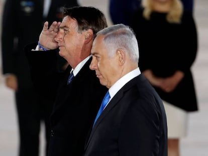 Bolsonaro con Netanyahu a su llegada a Israel este domingo.