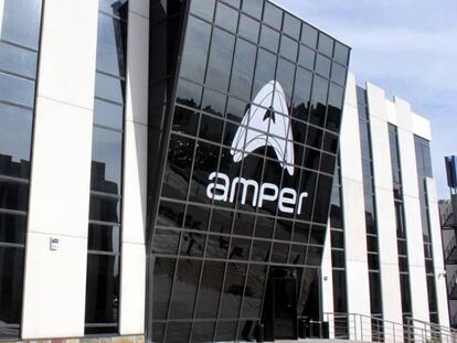Amper destituye a su director financiero y sigue con la renovación de su cúpula