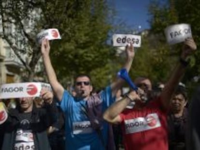 Trabajadores de Fagor protestan contra el cierre de la empresa.