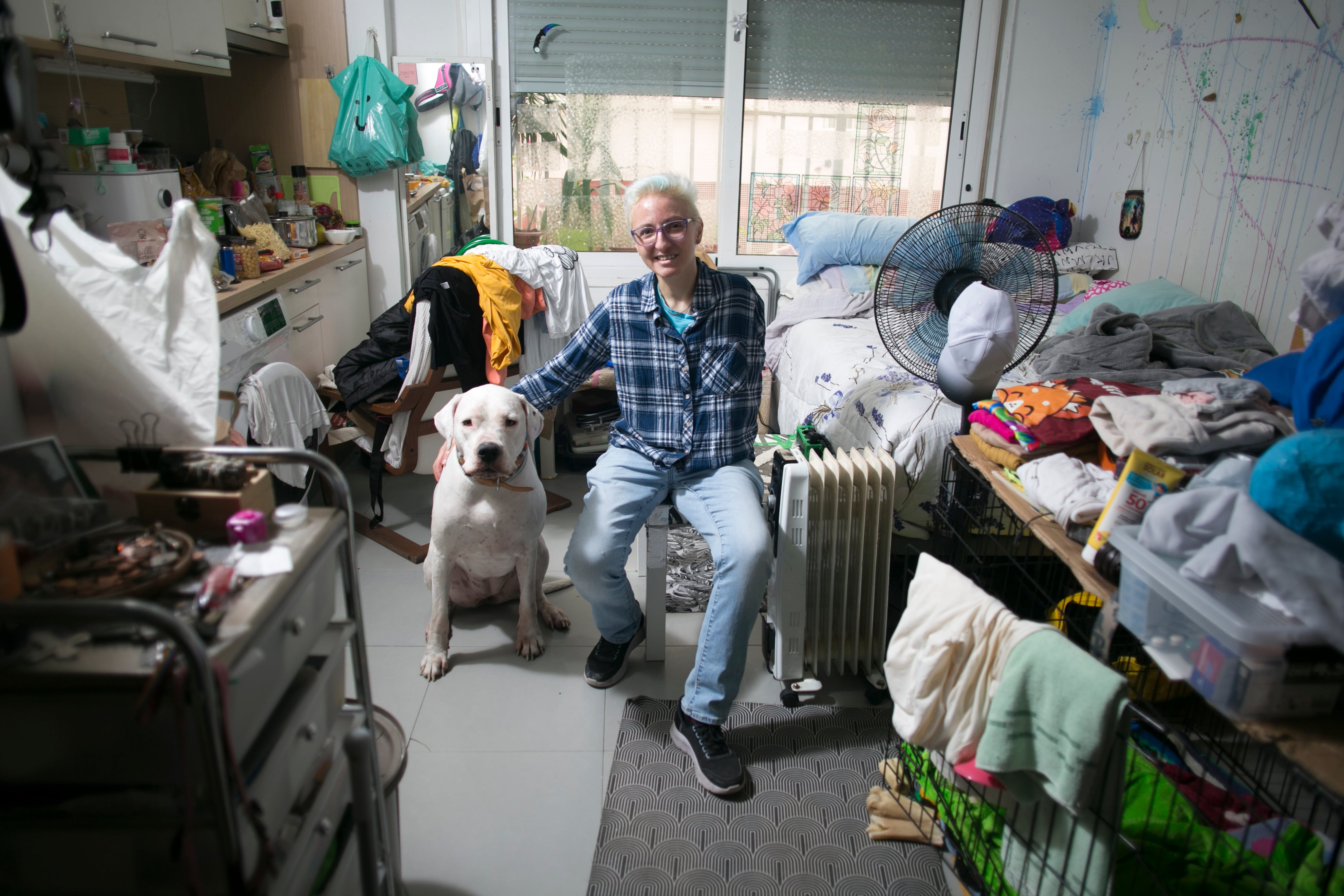 La crisis de la vivienda eleva el hacinamiento a niveles récord: “Somos cuatro en una habitación y con una sola cama”