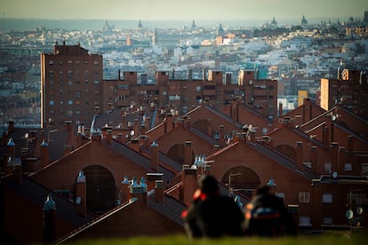 Vista parcial de un grupo de viviendas en Madrid, en diciembre.