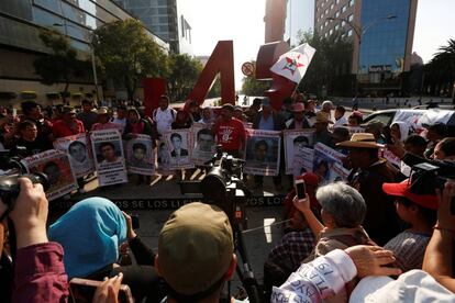 Manifestaci&oacute;n en recuerdo de los 43 desaparecidos de Ayotzinapa, en febrero.
