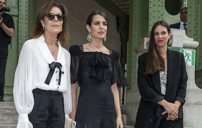 Carolina Mónaco, con su hija Carlota Casiraghi y Tatiana Santo Domingo.