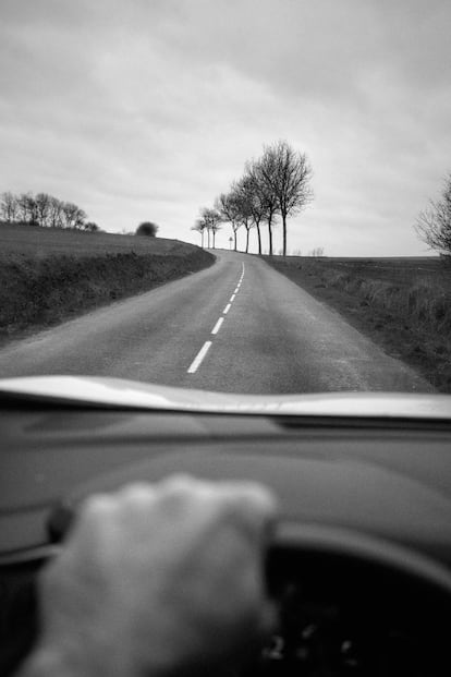 Vista de la carretera en Bonningues-lès-Ardres, en febrero de 2020 buscando el rastro de Wattebled.