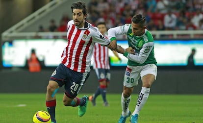 Rodolfo Pizarro, durante un partido contra León.