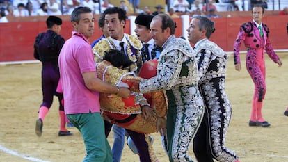 Víctor Barrio, instantes después de sufrir la cogida mortal en Teruel.