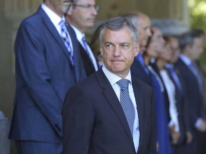 El lehendakari junto a su Gobierno en el Palacio de Miramar, en San Sebasti&aacute;n.