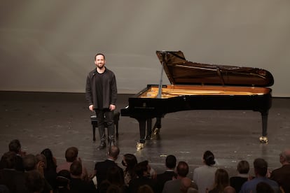 Aplausos unánimes del público de la Staatsoper para el pianista Igor Levit al final de su recital.