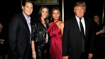 David Wolkoff y Stephanie Winston Wolkoff junto a Melania y Donald Trump, en Nueva York en 2008.