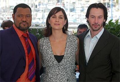 Morfeo, Trinity y Neo, también conocidos como Laurence Fishburne, Carrie-Anne Moss y Keanu Reeves, han presentado en Cannes <i>Matrix Reload</i>, la segunda parte de la película que revolucionó hace unos años el cine de ciencia ficción. El film no participa en la competición oficial.