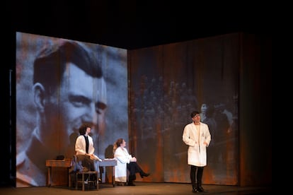 Escena de 'Blaubereen', dirigida por Sergio Peris-Mencheta.
